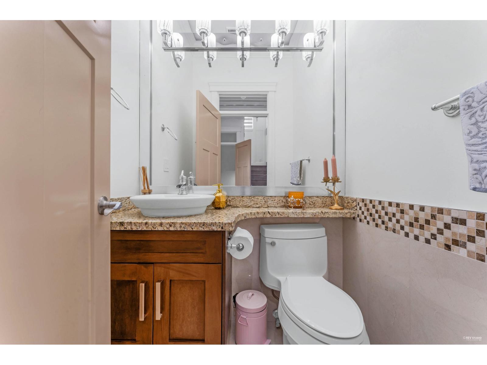 2262 Madrona Place, Surrey, British Columbia  V4A 7Z4 - Photo 9 - R3084768