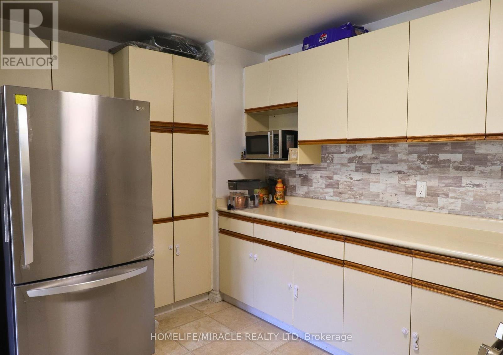 3 Caprice Court, Kitchener, Ontario  N2M 5M2 - Photo 17 - X12815976