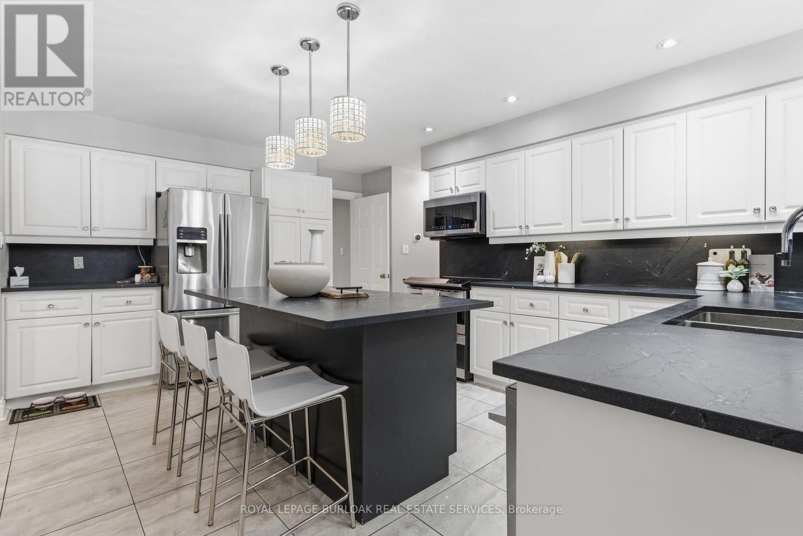 117 Miller Drive, Hamilton, Ontario  L9G 4W2 - Photo 7 - X12815982