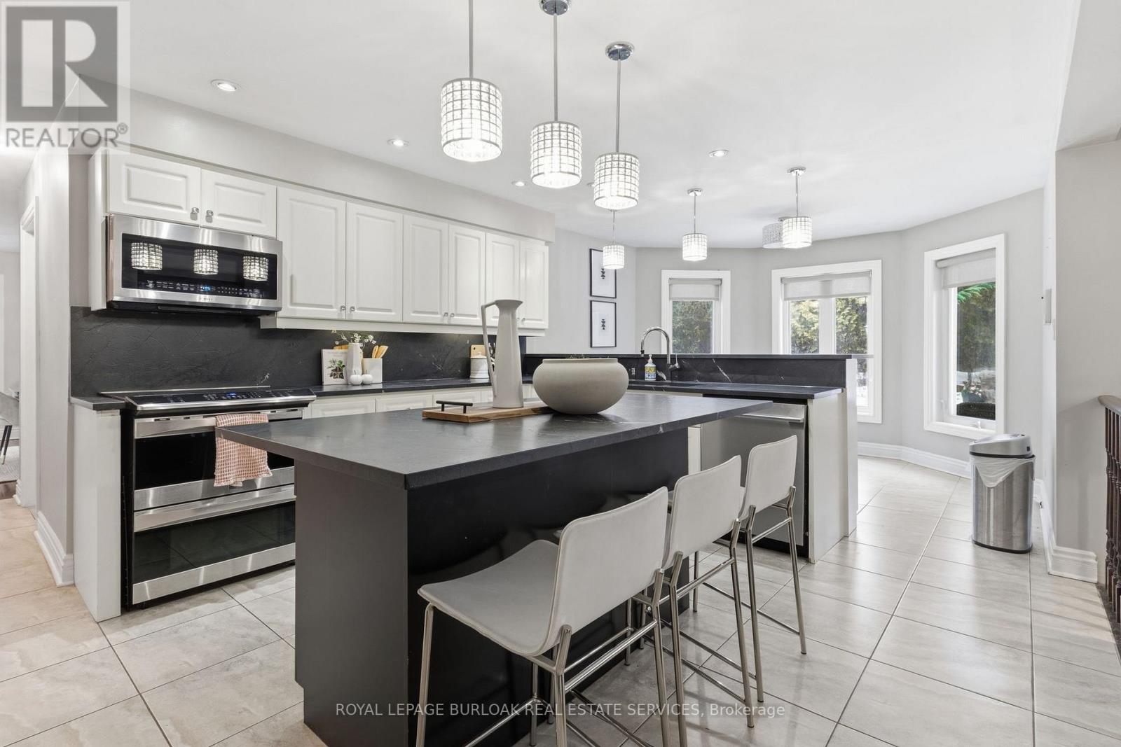 117 Miller Drive, Hamilton, Ontario  L9G 4W2 - Photo 8 - X12815982