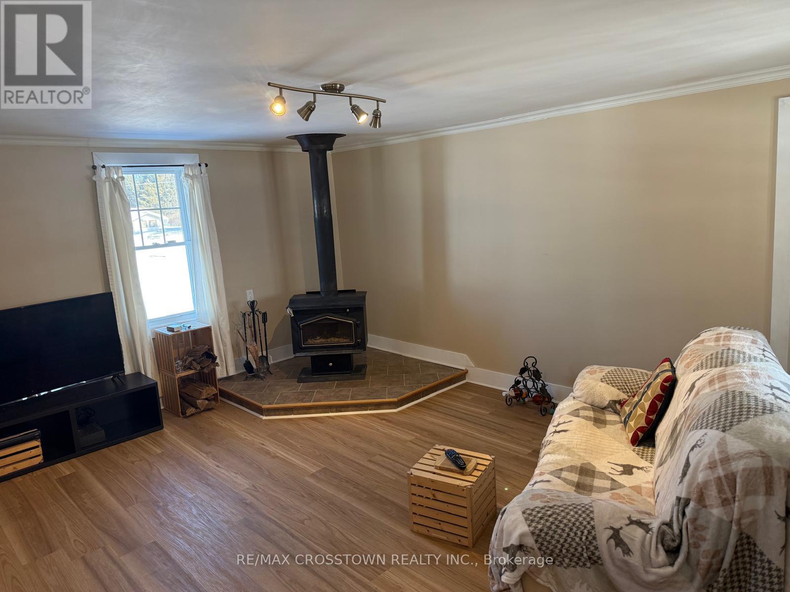 112 Arthur Street, Powassan, Ontario  P0H 2L0 - Photo 4 - X12816002