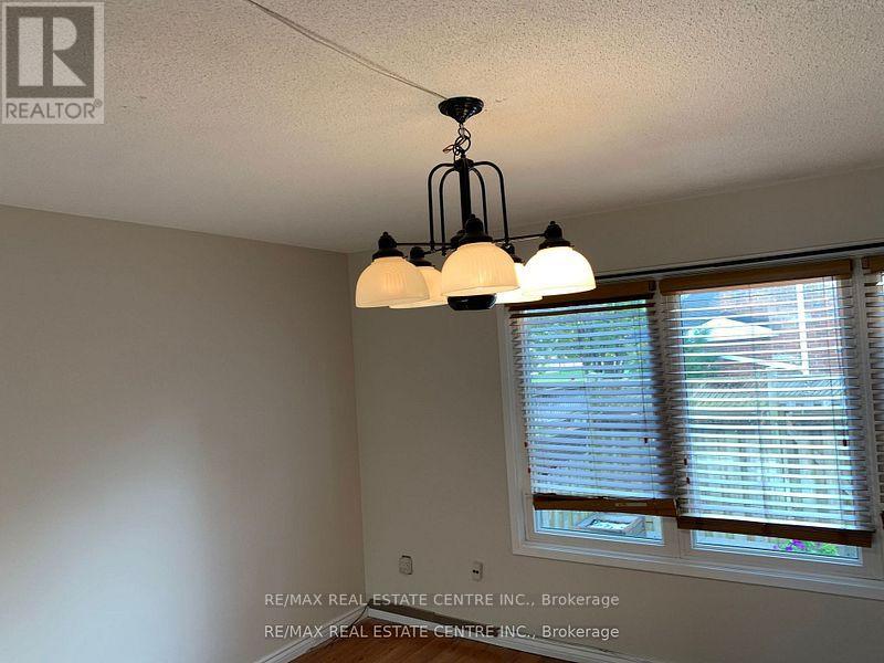 43 Albright Road, Hamilton, Ontario  L8K 6H5 - Photo 5 - X12816016