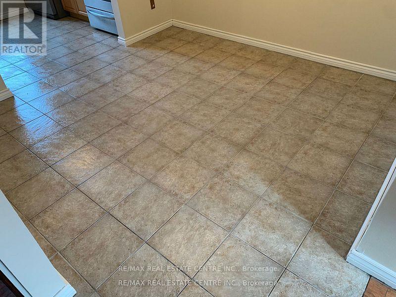 43 Albright Road, Hamilton, Ontario  L8K 6H5 - Photo 7 - X12816016