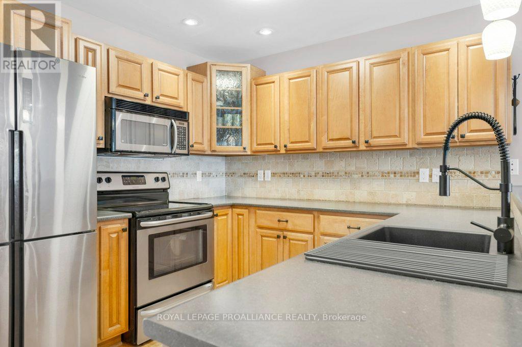 18 Sarah Court, Belleville, Ontario  K8P 0A1 - Photo 11 - X12816108