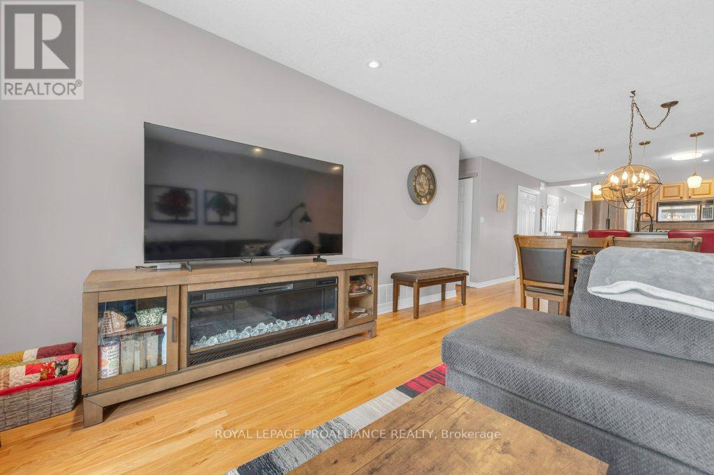 18 Sarah Court, Belleville, Ontario  K8P 0A1 - Photo 18 - X12816108