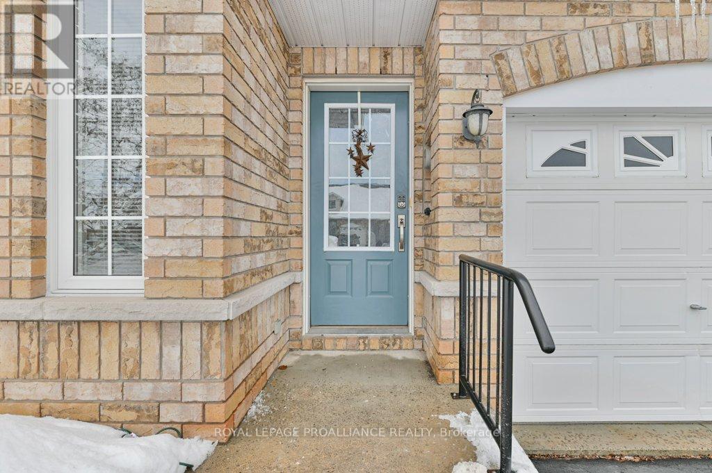 18 Sarah Court, Belleville, Ontario  K8P 0A1 - Photo 5 - X12816108