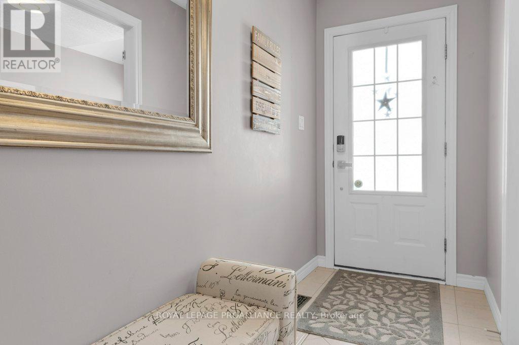 18 Sarah Court, Belleville, Ontario  K8P 0A1 - Photo 6 - X12816108