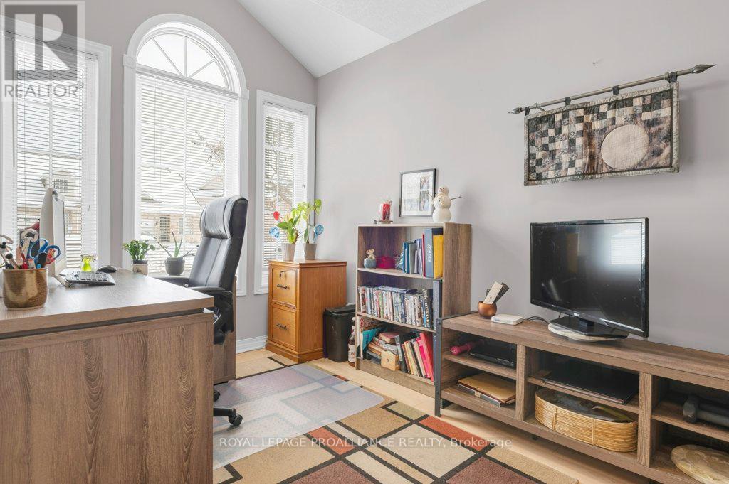 18 Sarah Court, Belleville, Ontario  K8P 0A1 - Photo 7 - X12816108