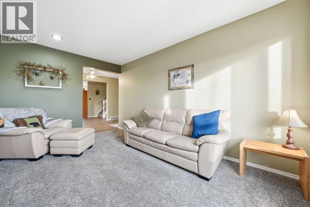 302 Strathaven Drive, Strathmore, Alberta  T1P 1M2 - Photo 5 - A2281112