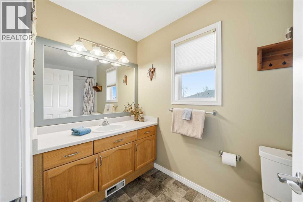 302 Strathaven Drive, Strathmore, Alberta  T1P 1M2 - Photo 23 - A2281112