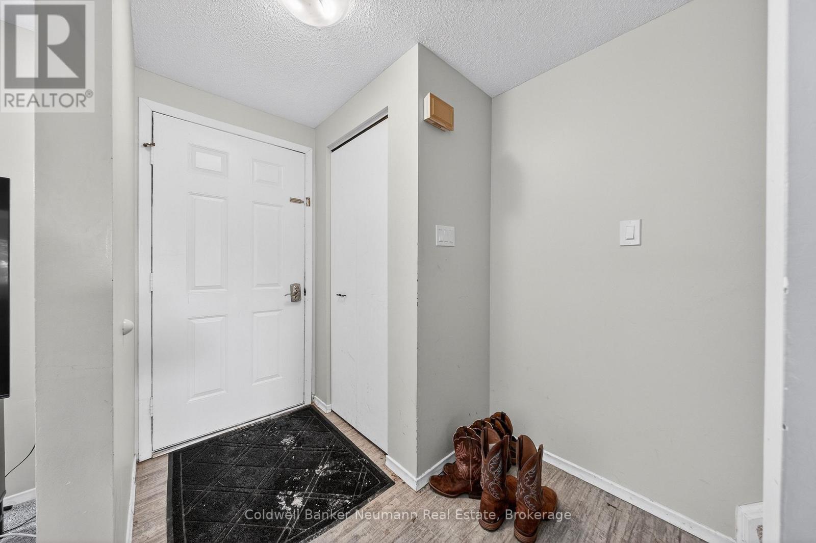 170 Ironwood Road, Guelph, Ontario  N1G 3R4 - Photo 2 - X12816272