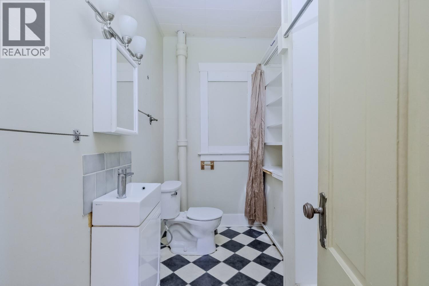 13218 KELLY Avenue Summerland Photo 13