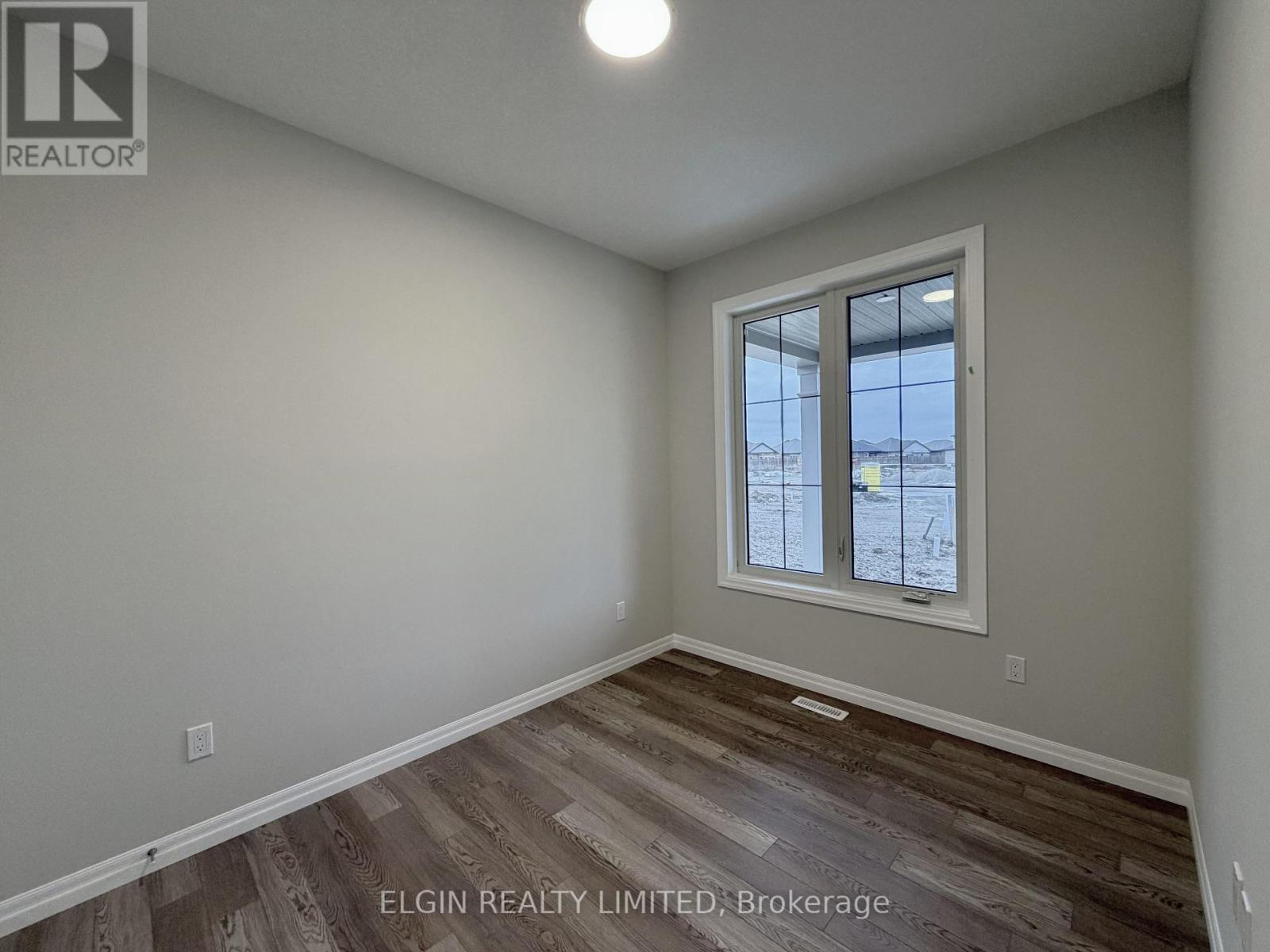 5 Horizon Court, Central Elgin, Ontario  N5P 0E5 - Photo 3 - X12816208