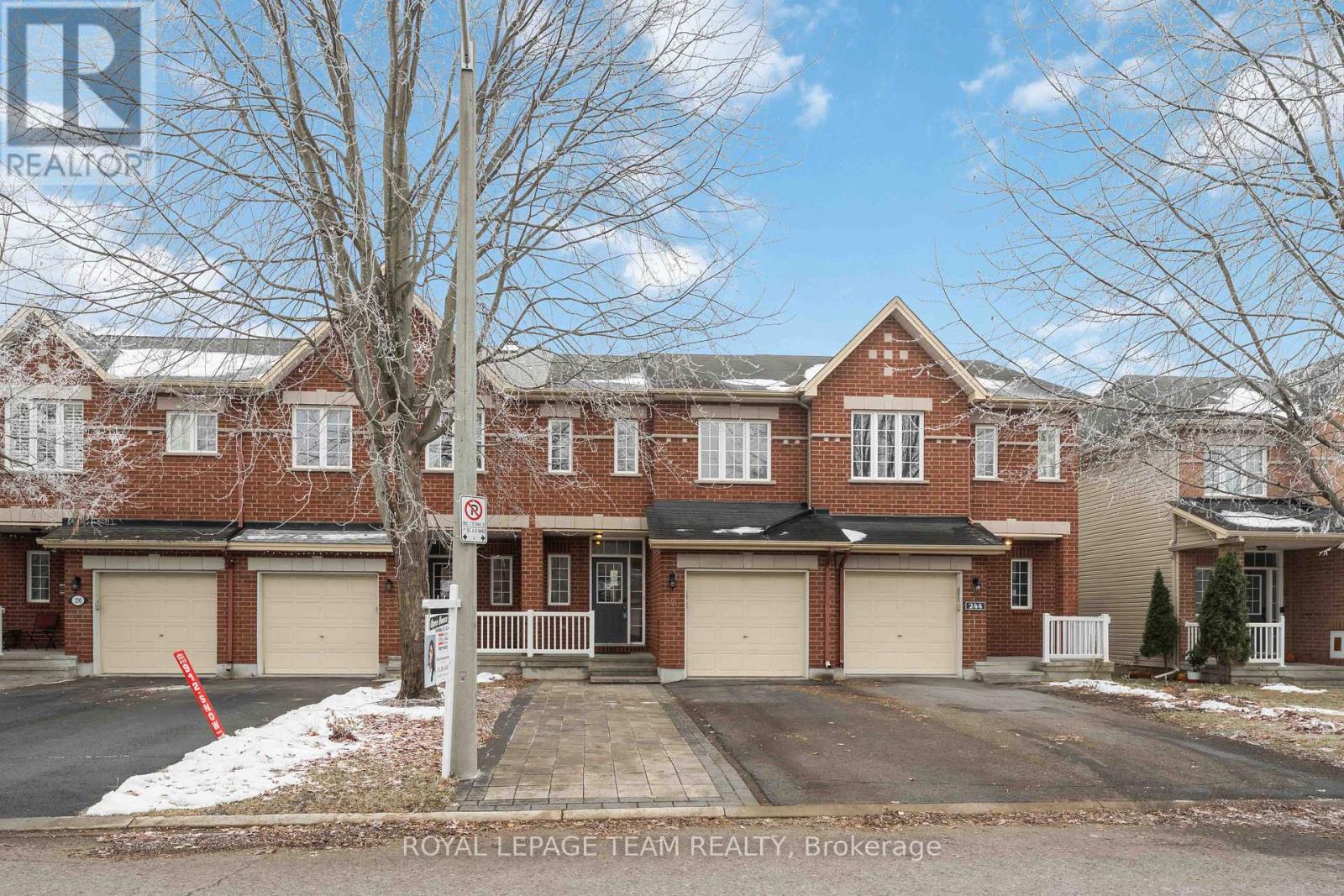 246 Tandalee Crescent, Ottawa, Ontario  K2M 0A1 - Photo 2 - X12816142