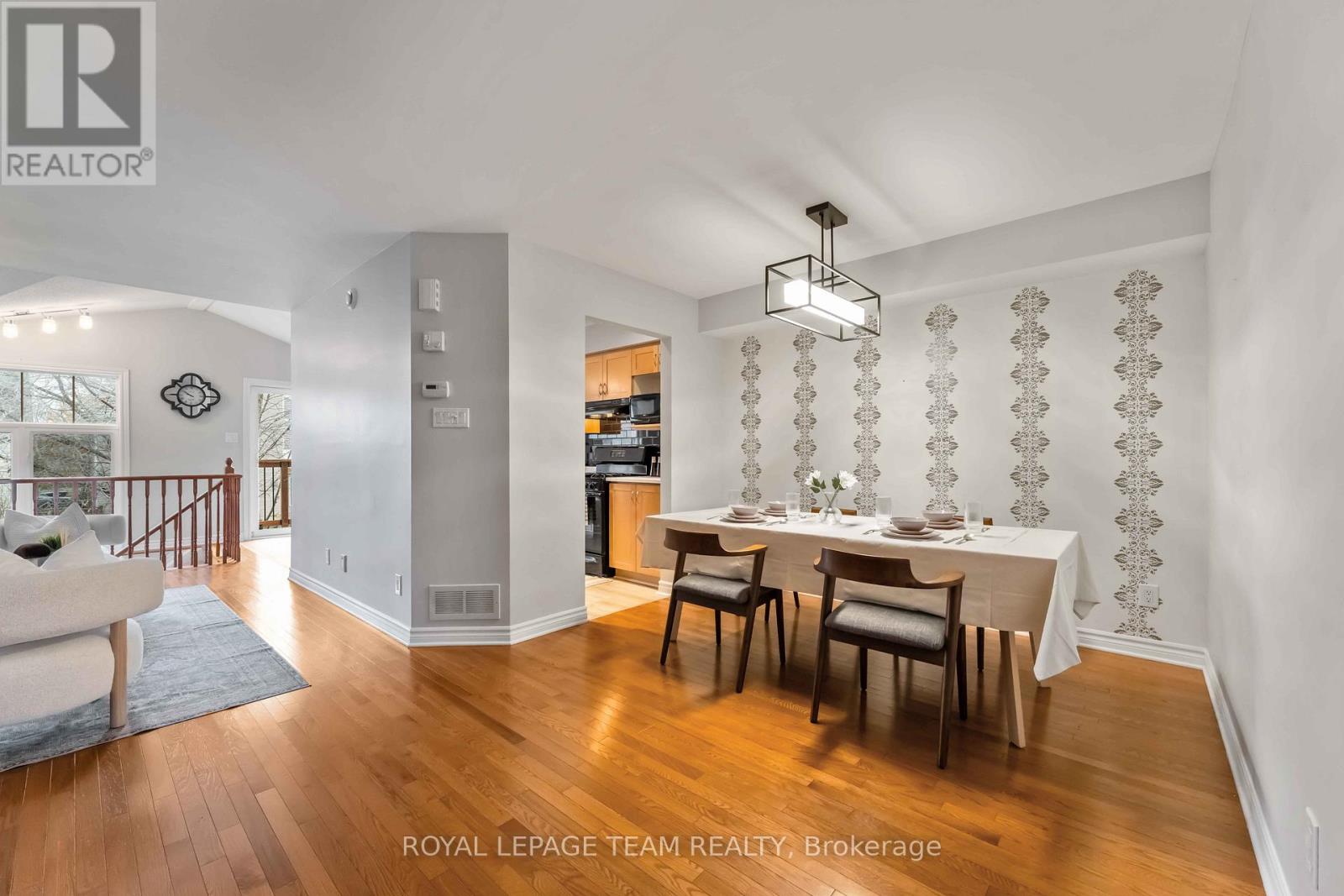 246 Tandalee Crescent, Ottawa, Ontario  K2M 0A1 - Photo 5 - X12816142