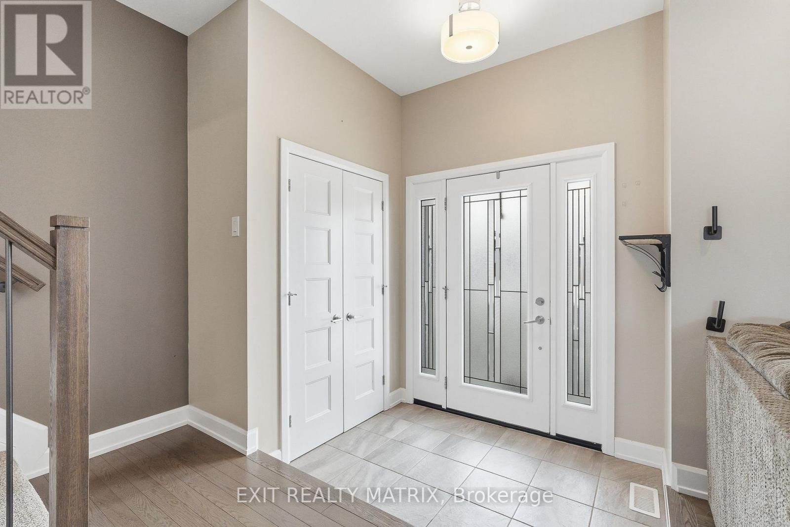 149 Lyon Street, Russell, Ontario  K0A 1W0 - Photo 3 - X12816154