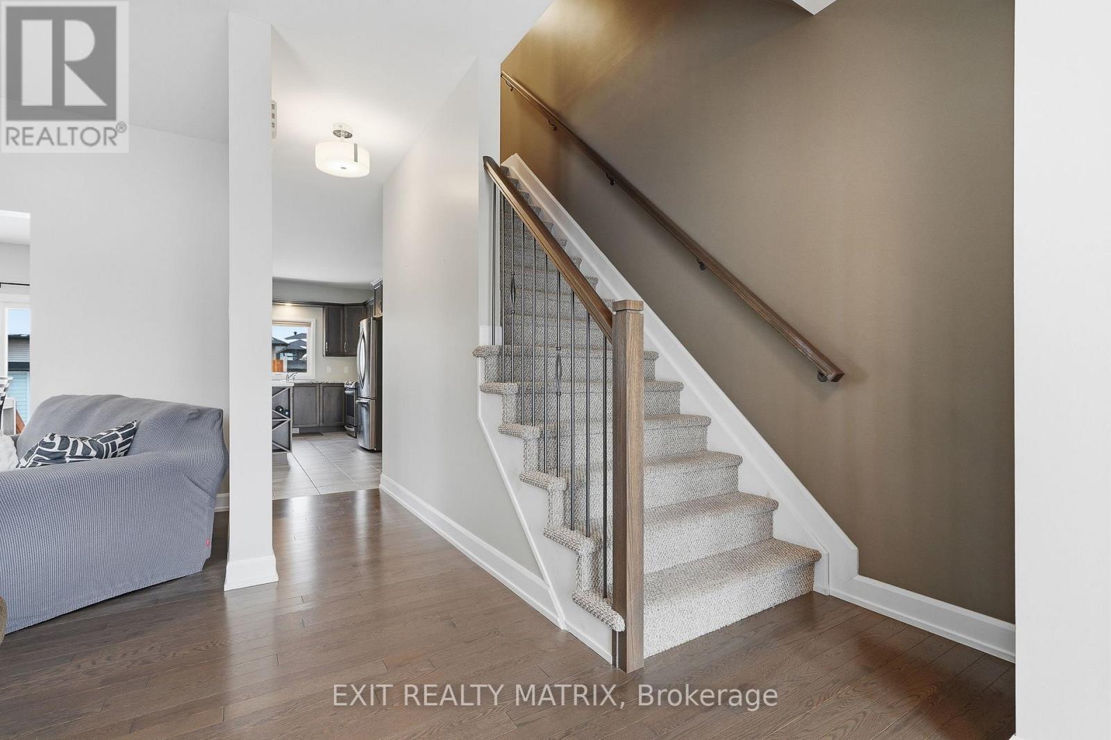 149 Lyon Street, Russell, Ontario  K0A 1W0 - Photo 4 - X12816154