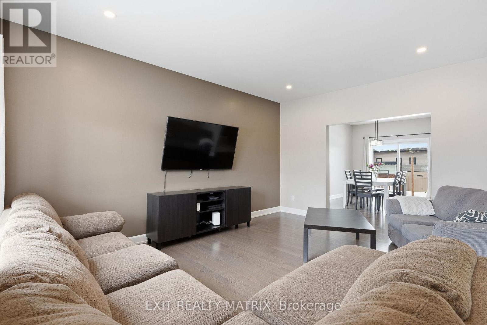 149 Lyon Street, Russell, Ontario  K0A 1W0 - Photo 5 - X12816154