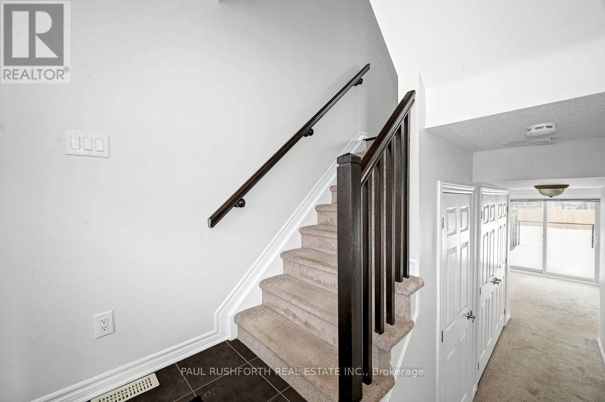 501 Coldwater Crescent, Ottawa, Ontario  K2M 3B3 - Photo 4 - X12816176