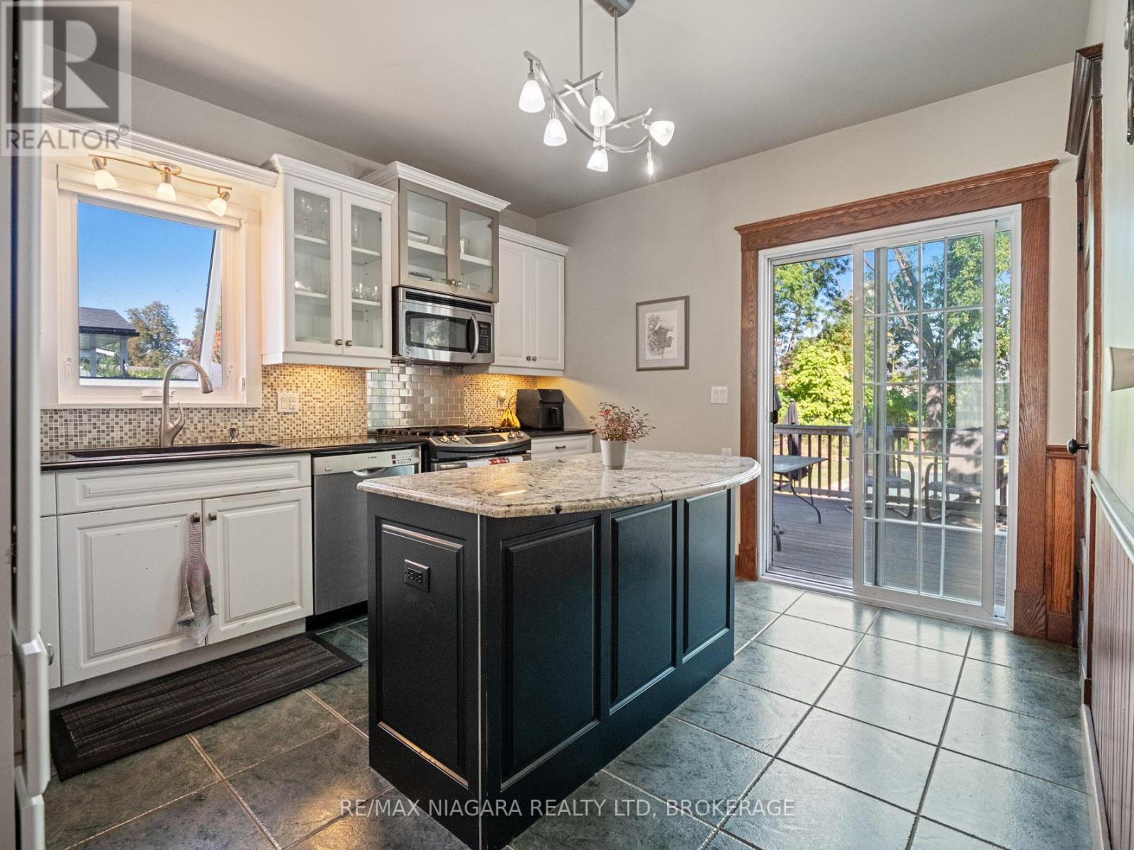 18 Emerick Avenue, Fort Erie, Ontario  L2A 2W3 - Photo 14 - X12816180