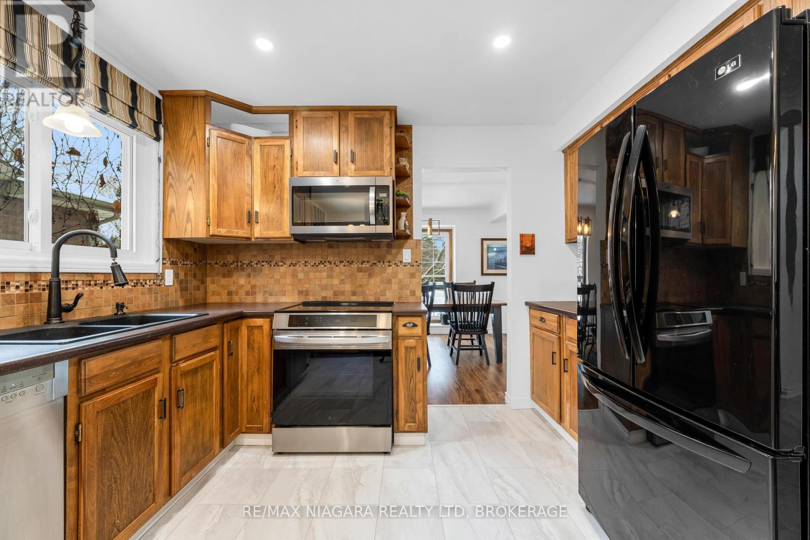 25 Vinemount Drive, Pelham, Ontario  L3E 0R9 - Photo 12 - X12816202