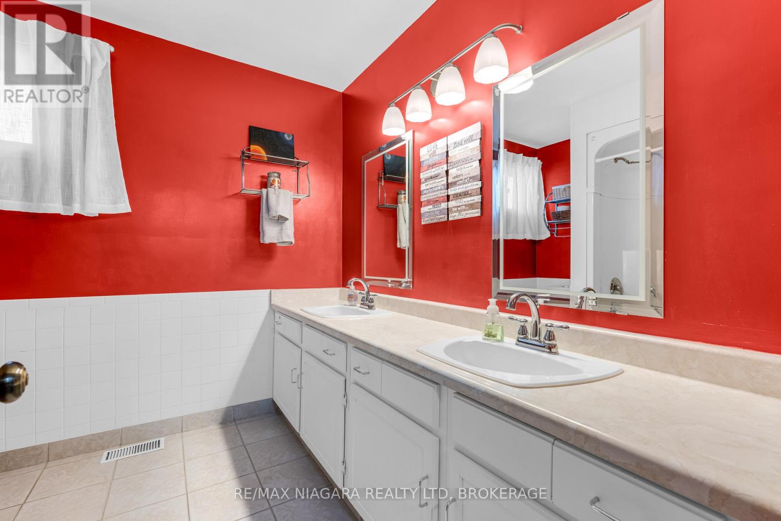 25 Vinemount Drive, Pelham, Ontario  L3E 0R9 - Photo 24 - X12816202