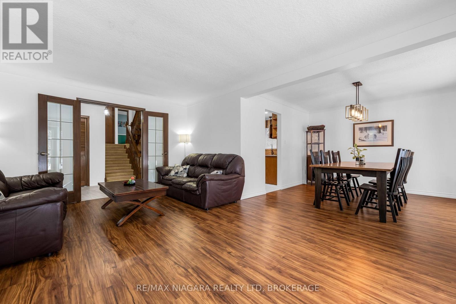 25 Vinemount Drive, Pelham, Ontario  L3E 0R9 - Photo 6 - X12816202