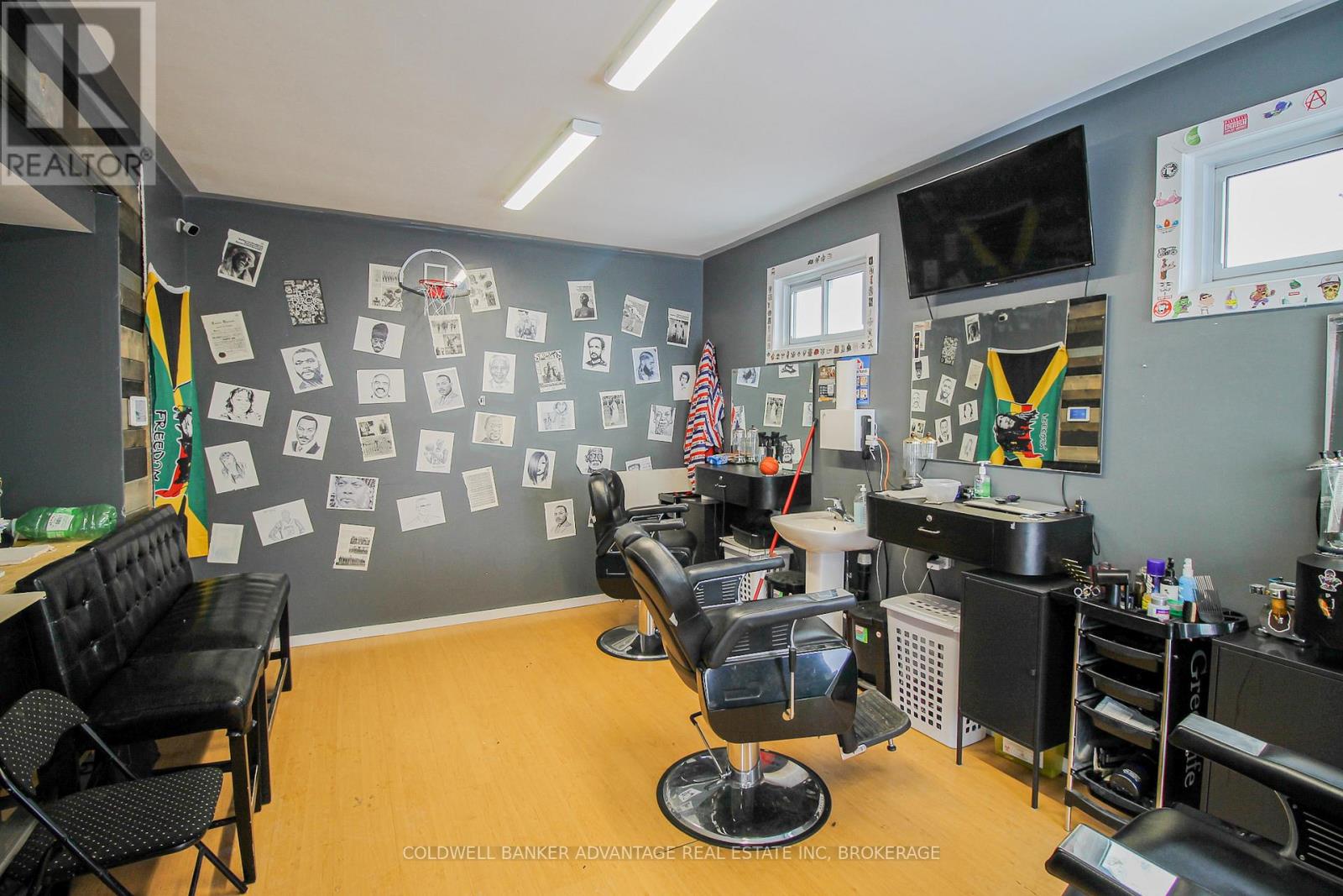 Front Unit - 602 East Main Street E, Welland (Welland Downtown), Ontario  L3B 3Y2 - Photo 6 - X12816218