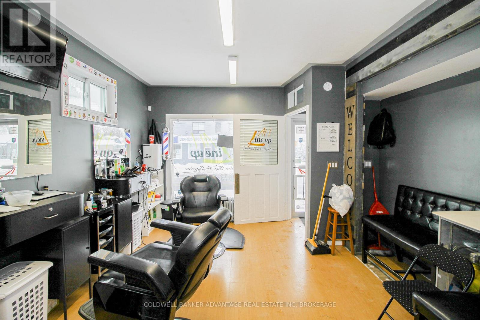 Front Unit - 602 East Main Street E, Welland (Welland Downtown), Ontario  L3B 3Y2 - Photo 7 - X12816218