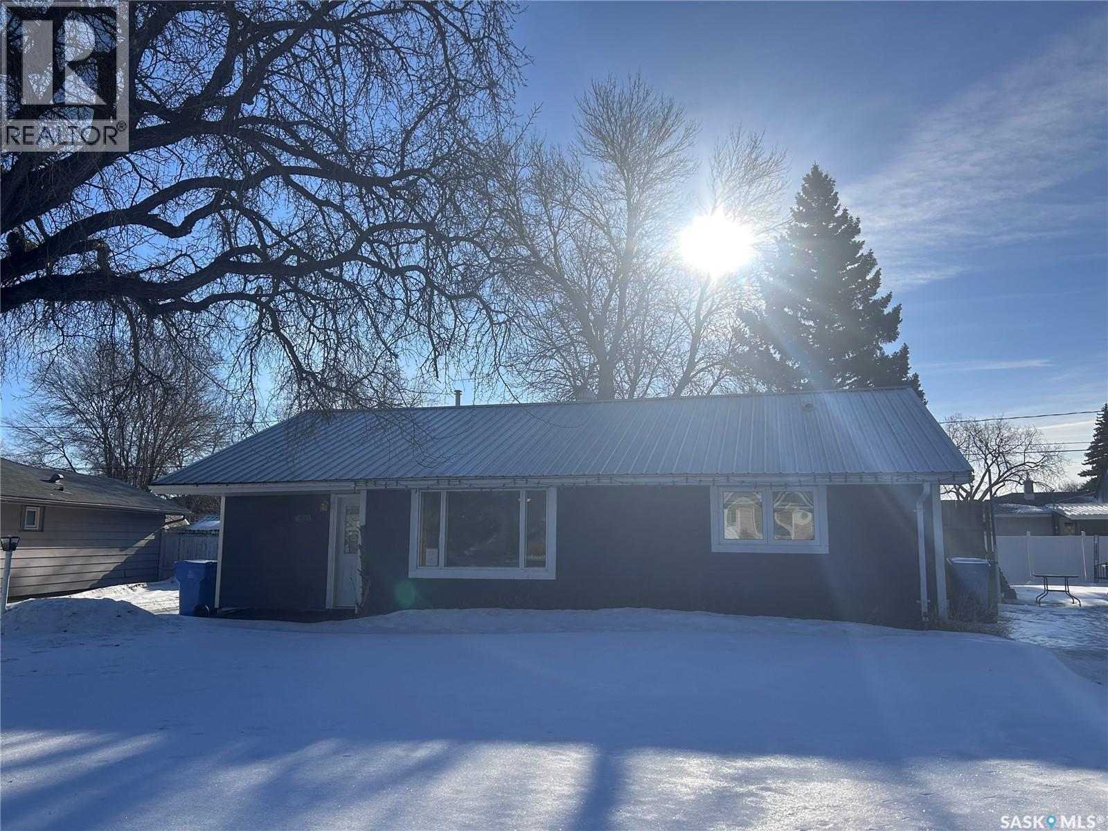 1523 Thorn Crescent, Estevan, Saskatchewan  S4A 1V7 - Photo 2 - SK027953