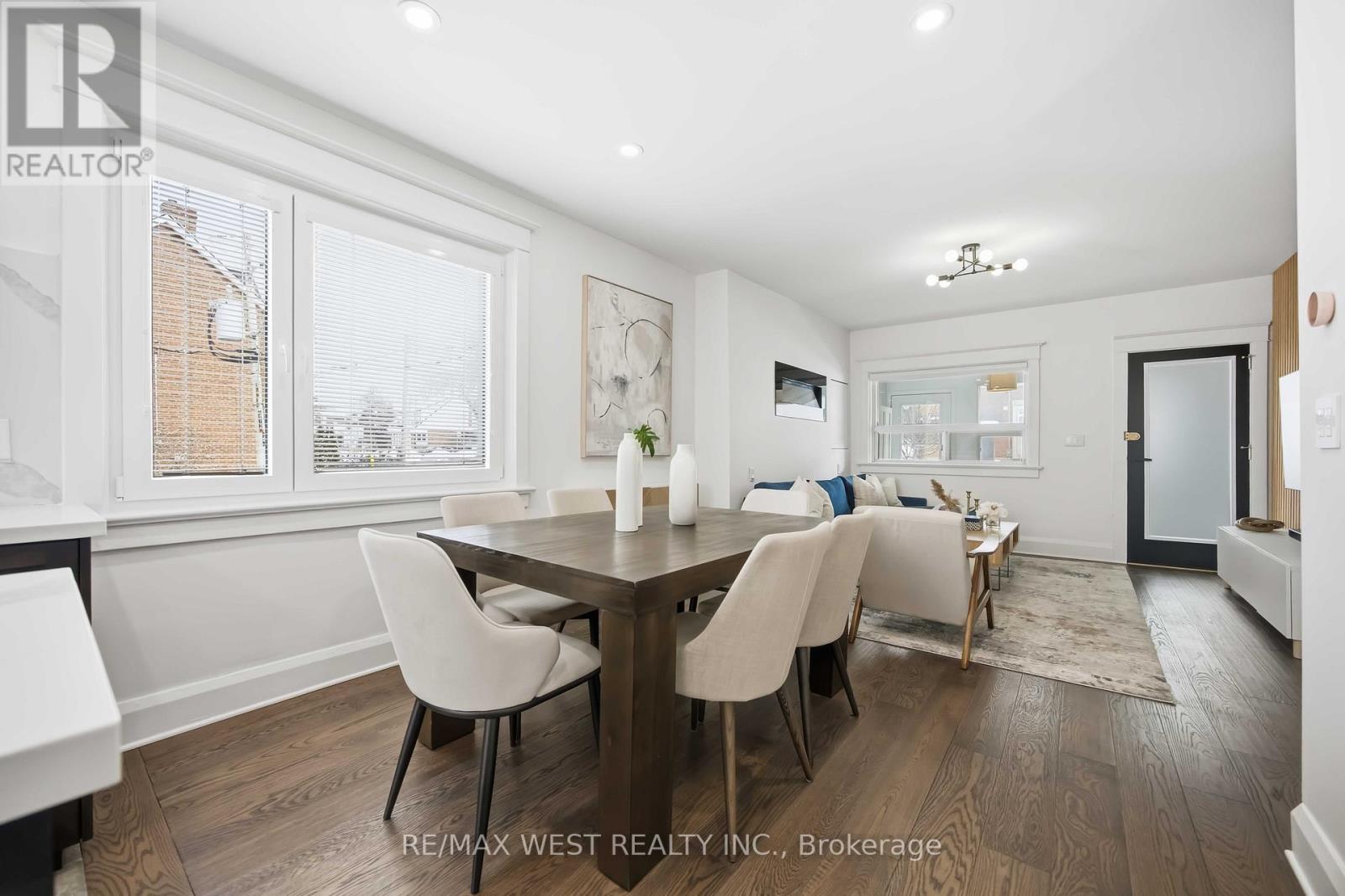 902 Woodbine Avenue, Toronto, Ontario  M4C 4B5 - Photo 10 - E12816118