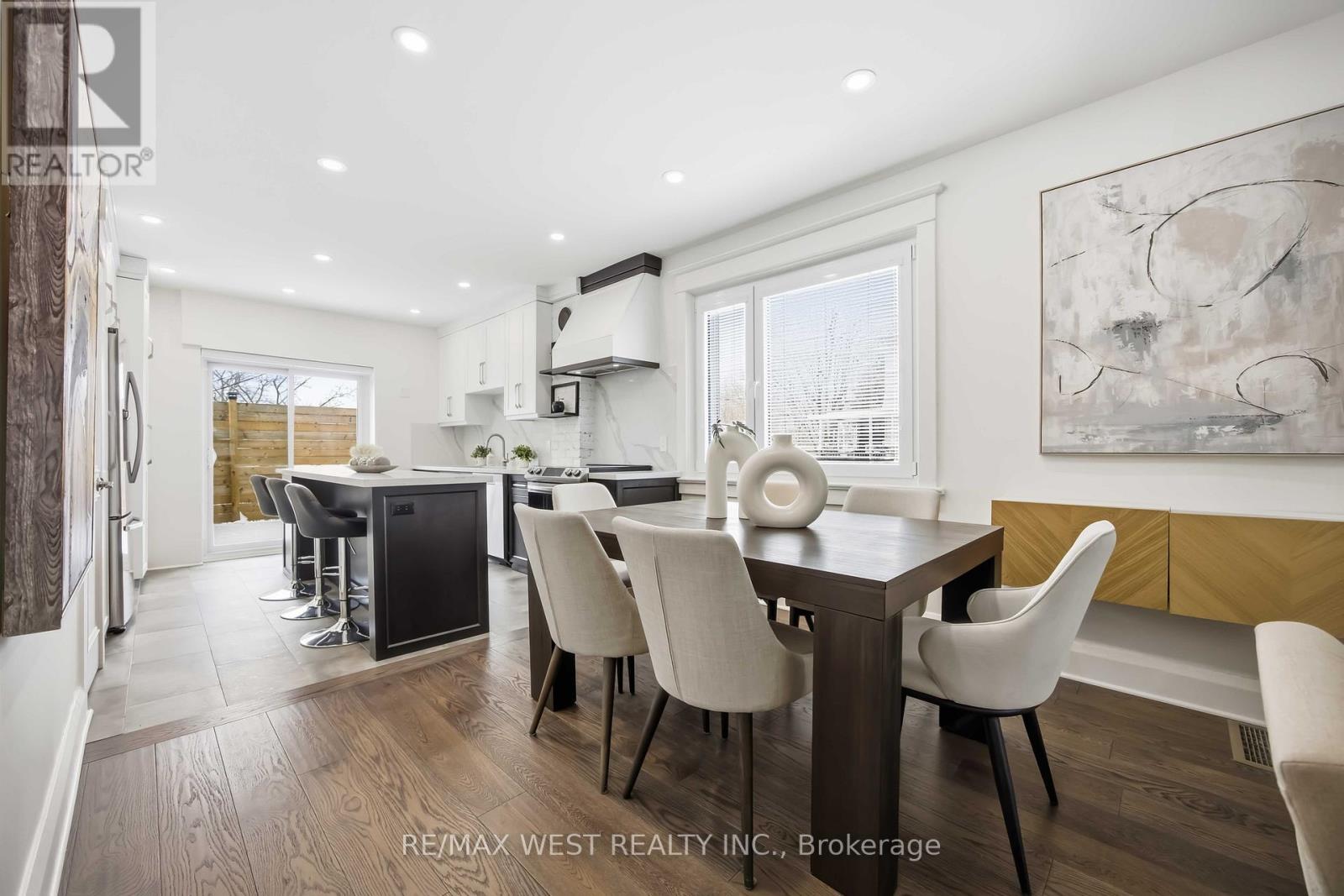 902 Woodbine Avenue, Toronto, Ontario  M4C 4B5 - Photo 12 - E12816118