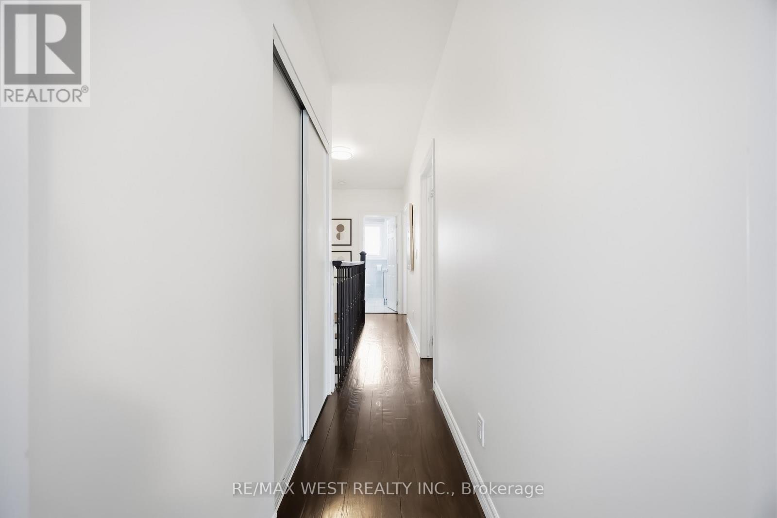 902 Woodbine Avenue, Toronto, Ontario  M4C 4B5 - Photo 22 - E12816118