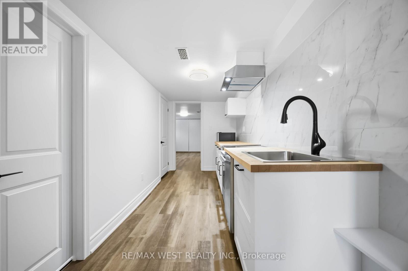 902 Woodbine Avenue, Toronto, Ontario  M4C 4B5 - Photo 33 - E12816118