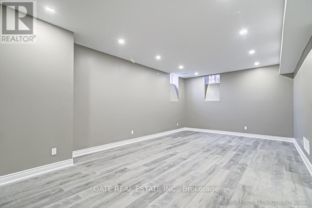 565 Mcgregor Farm Trail, Newmarket, Ontario  L3X 1C1 - Photo 9 - N12816146