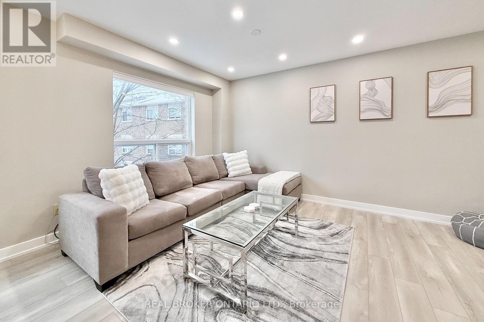 617 Gibney Crescent, Newmarket, Ontario  L3X 1Y3 - Photo 10 - N12816188