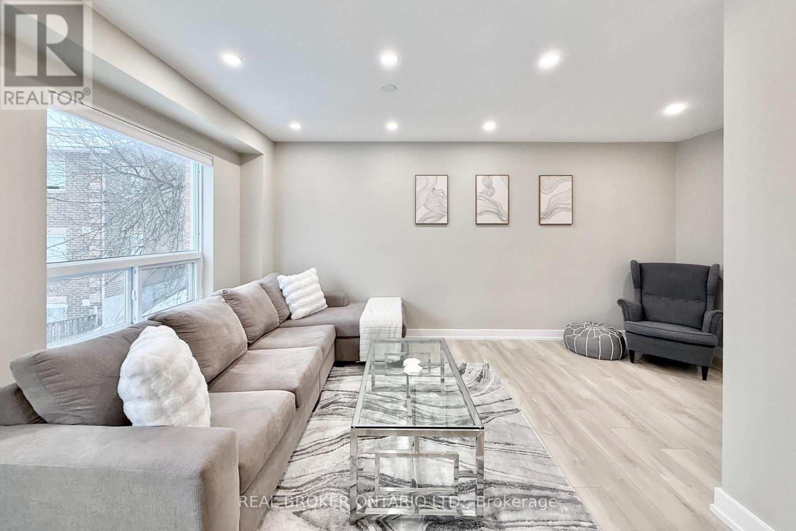 617 Gibney Crescent, Newmarket, Ontario  L3X 1Y3 - Photo 12 - N12816188