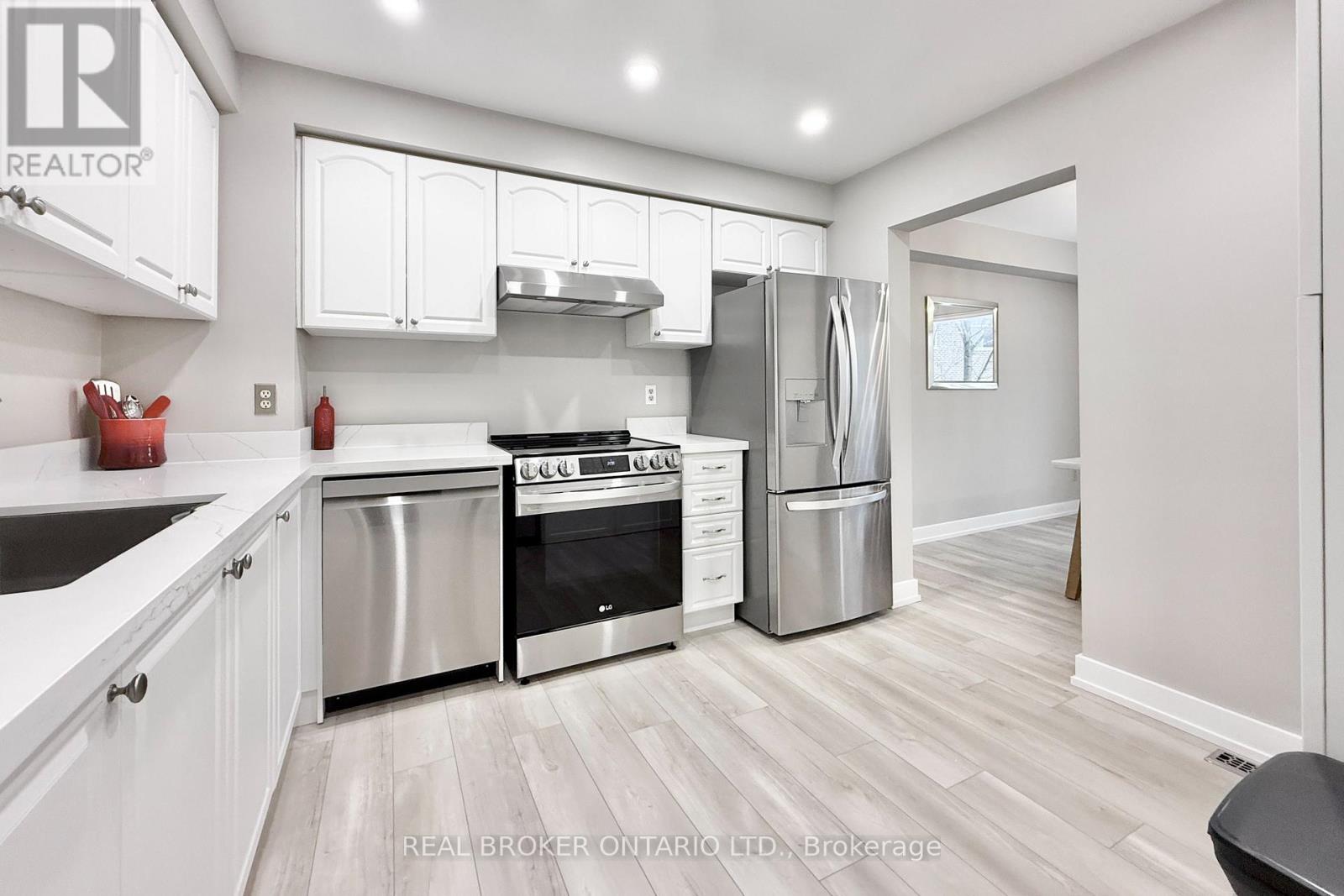 617 Gibney Crescent, Newmarket, Ontario  L3X 1Y3 - Photo 13 - N12816188