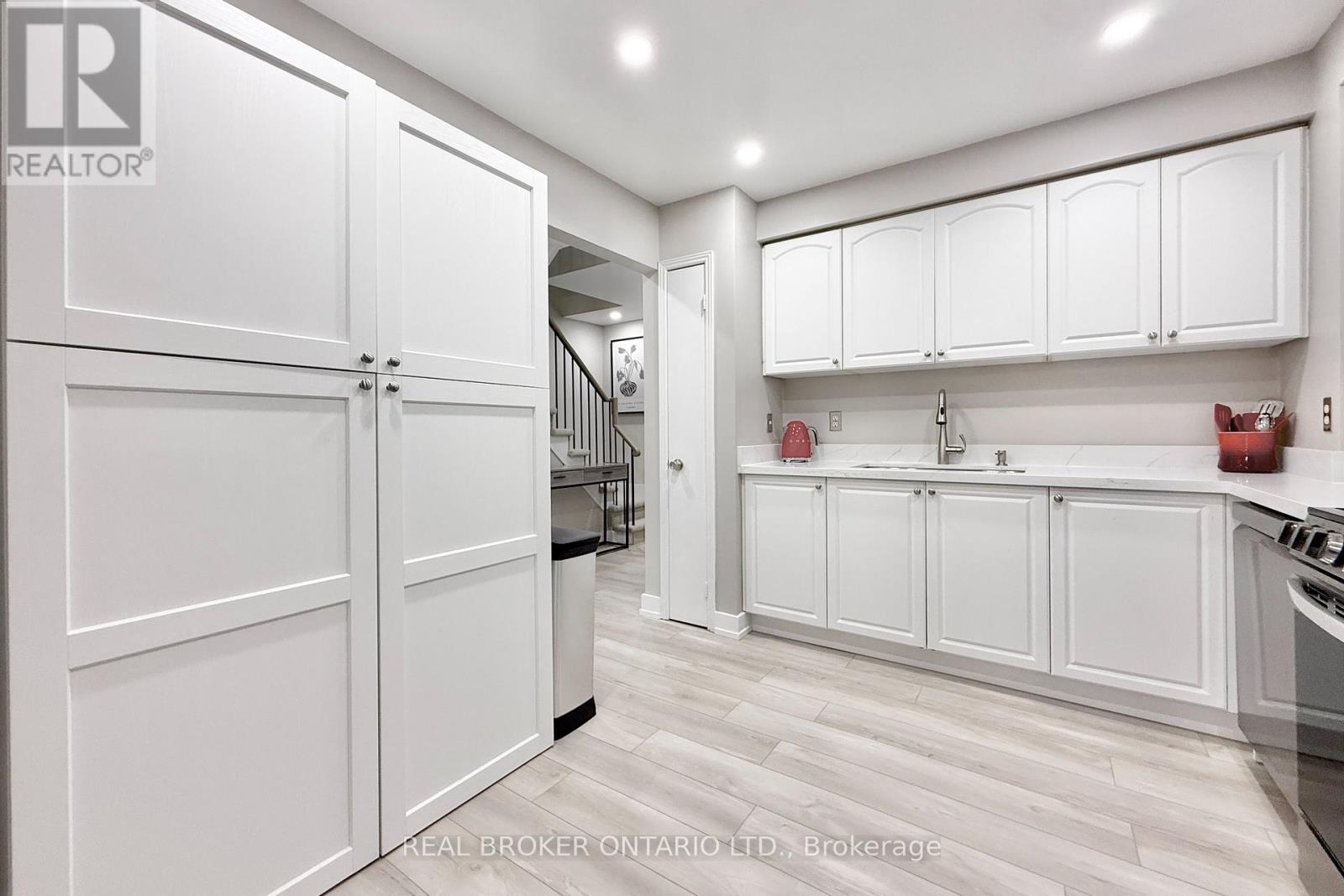 617 Gibney Crescent, Newmarket, Ontario  L3X 1Y3 - Photo 14 - N12816188