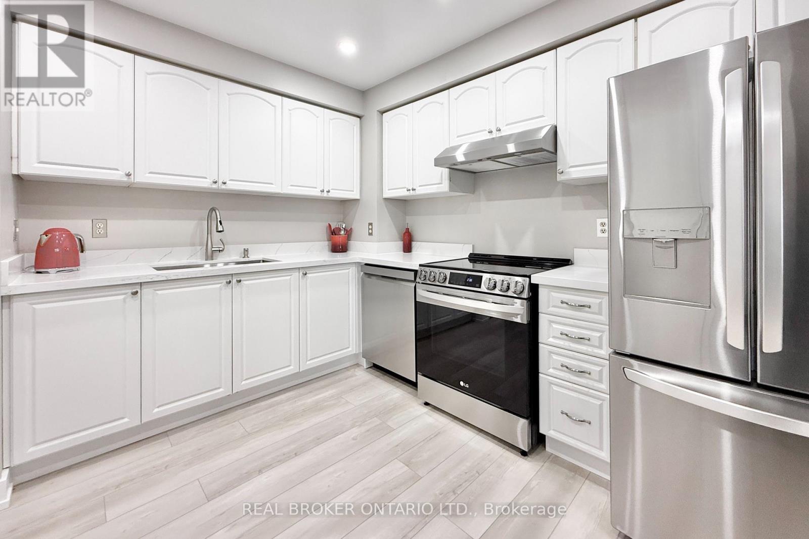 617 Gibney Crescent, Newmarket, Ontario  L3X 1Y3 - Photo 16 - N12816188