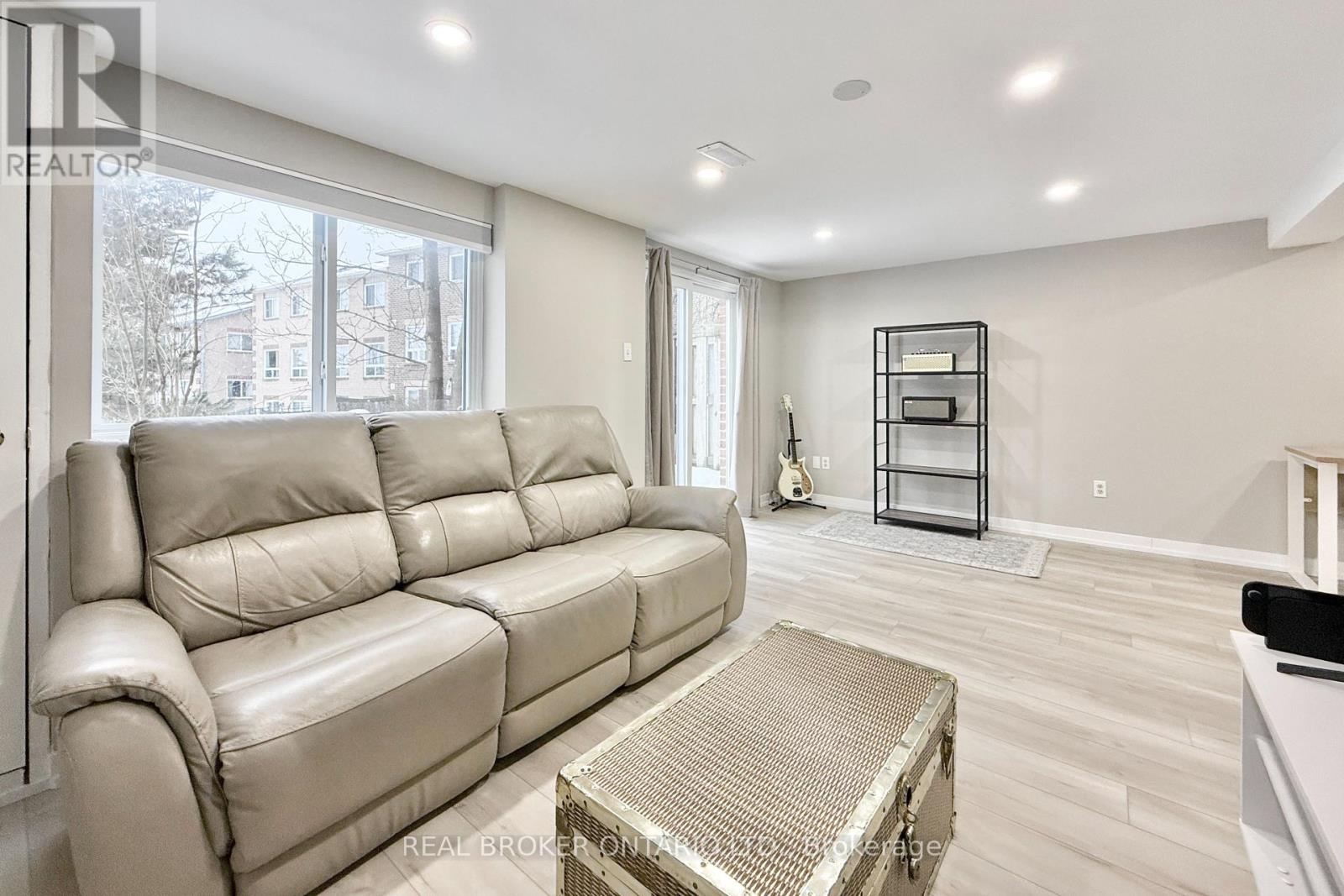 617 Gibney Crescent, Newmarket, Ontario  L3X 1Y3 - Photo 28 - N12816188