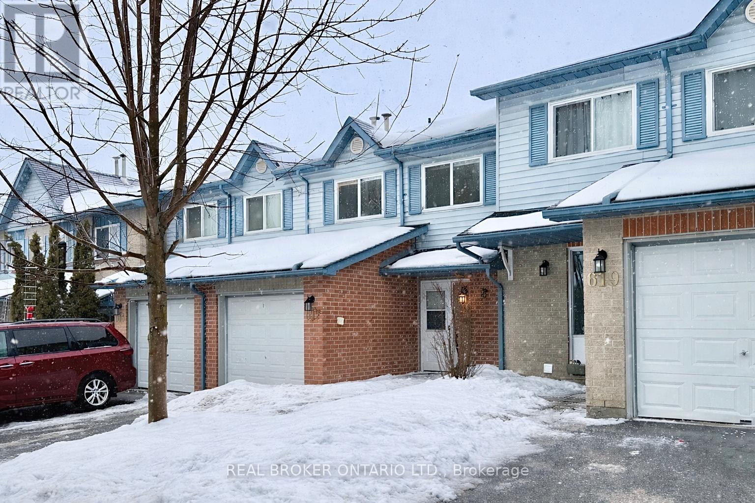 617 Gibney Crescent, Newmarket, Ontario  L3X 1Y3 - Photo 5 - N12816188