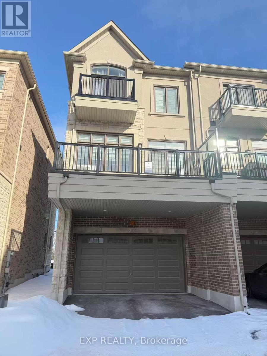 4255 Major Mackenzie Drive E, Markham, Ontario  L6C 3L5 - Photo 2 - N12816196