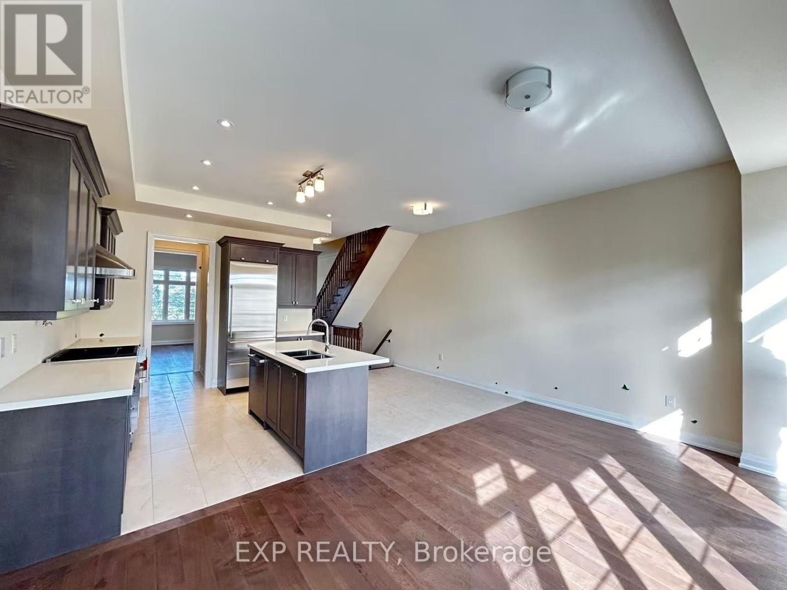 4255 Major Mackenzie Drive E, Markham, Ontario  L6C 3L5 - Photo 7 - N12816196