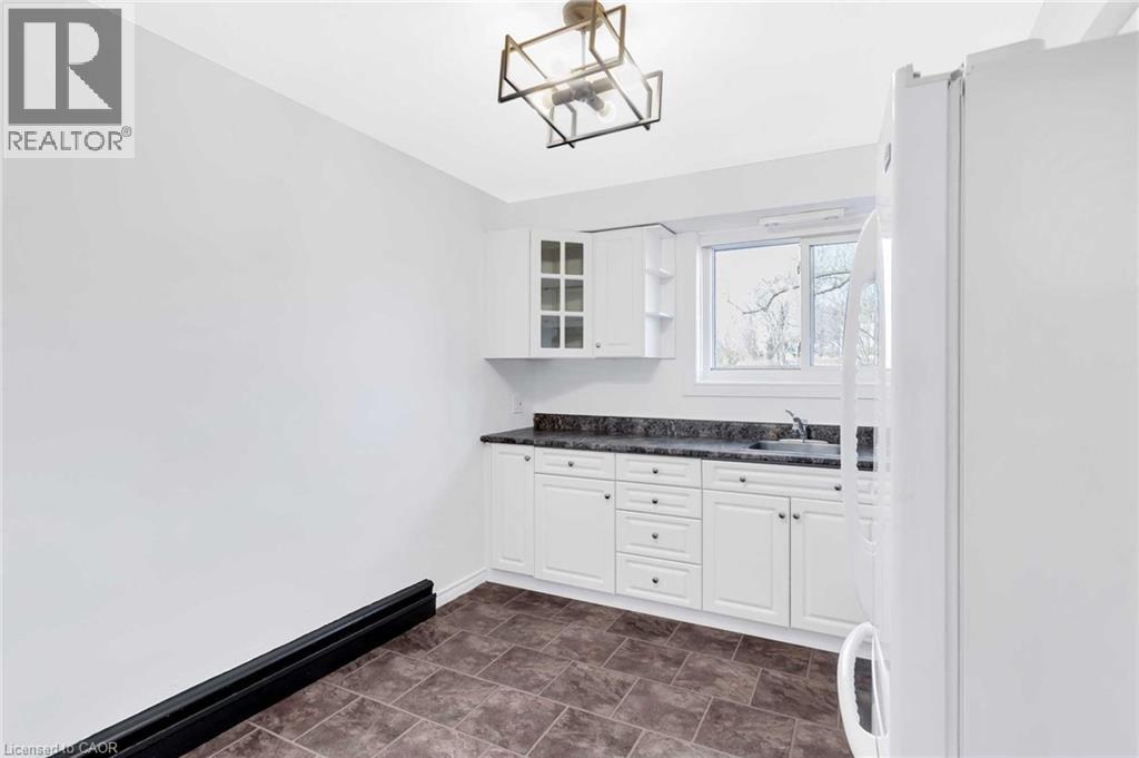 11 Olympic Drive Unit# 2, Kitchener, Ontario  N2M 3S7 - Photo 2 - 40807392