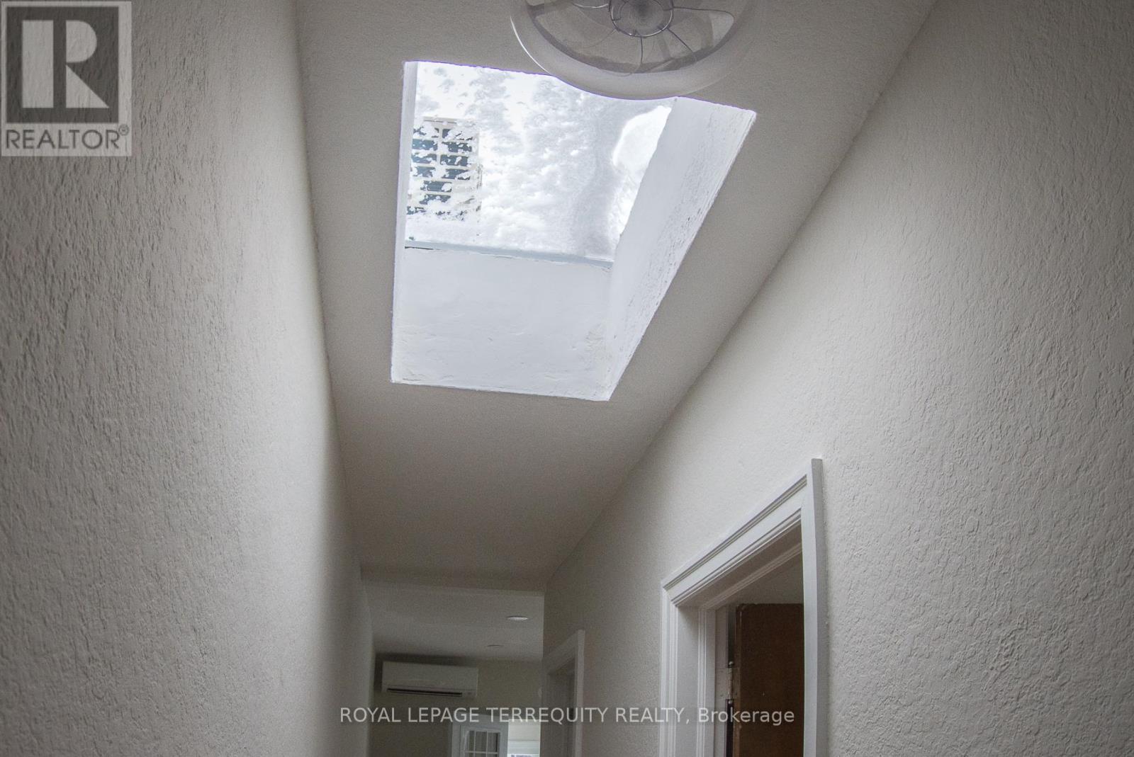 A1 - 3042 Bloor Street W, Toronto (Kingsway South), Ontario  M8X 1C4 - Photo 11 - W12816082