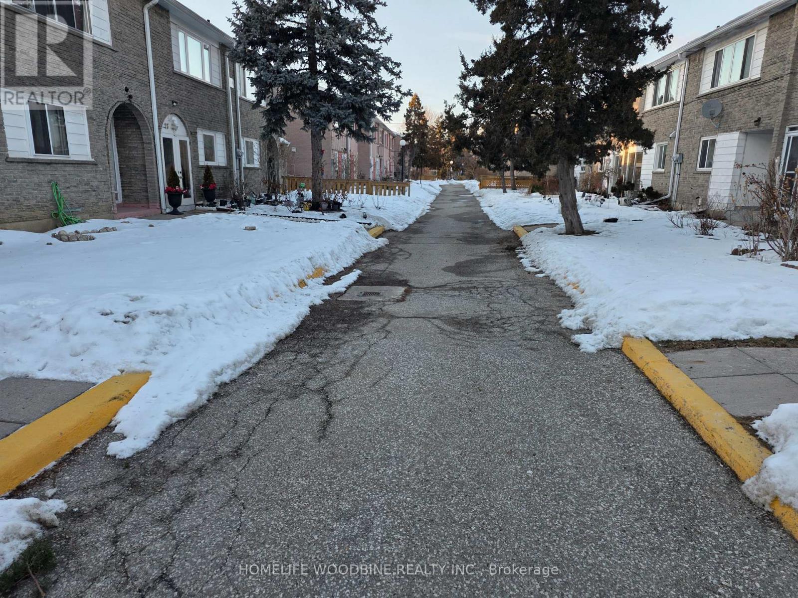 25 - 2006 Martin Grove Road, Toronto, Ontario  M9V 4A3 - Photo 2 - W12816094