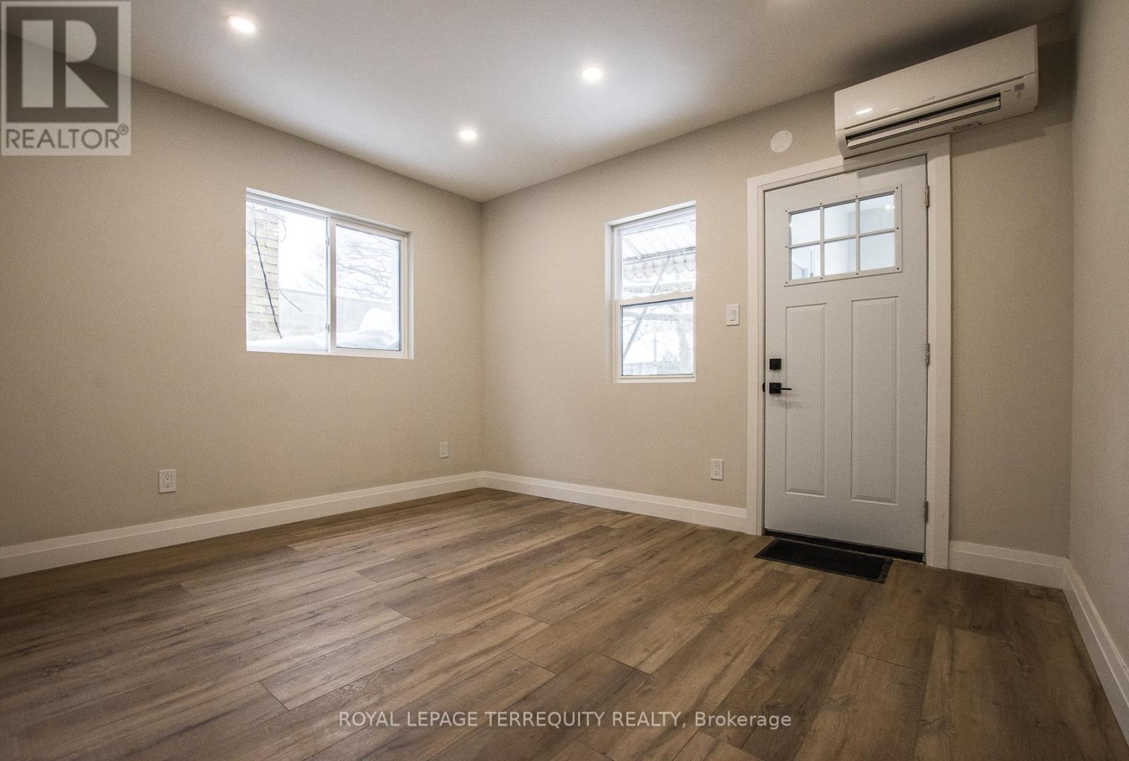 A2 - 3042 Bloor Street W, Toronto (Kingsway South), Ontario  M8X 1C4 - Photo 10 - W12816096