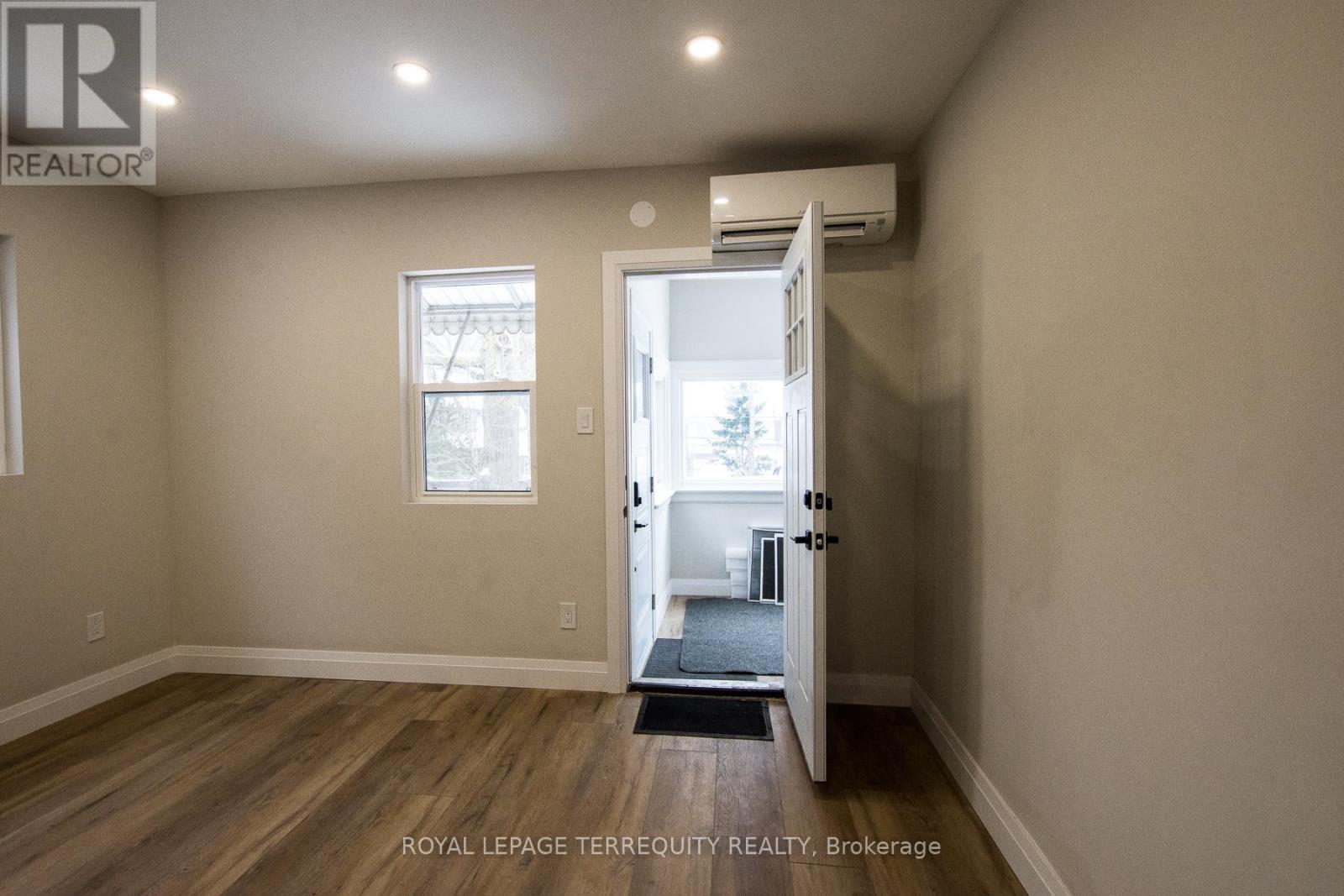 A2 - 3042 Bloor Street W, Toronto (Kingsway South), Ontario  M8X 1C4 - Photo 11 - W12816096