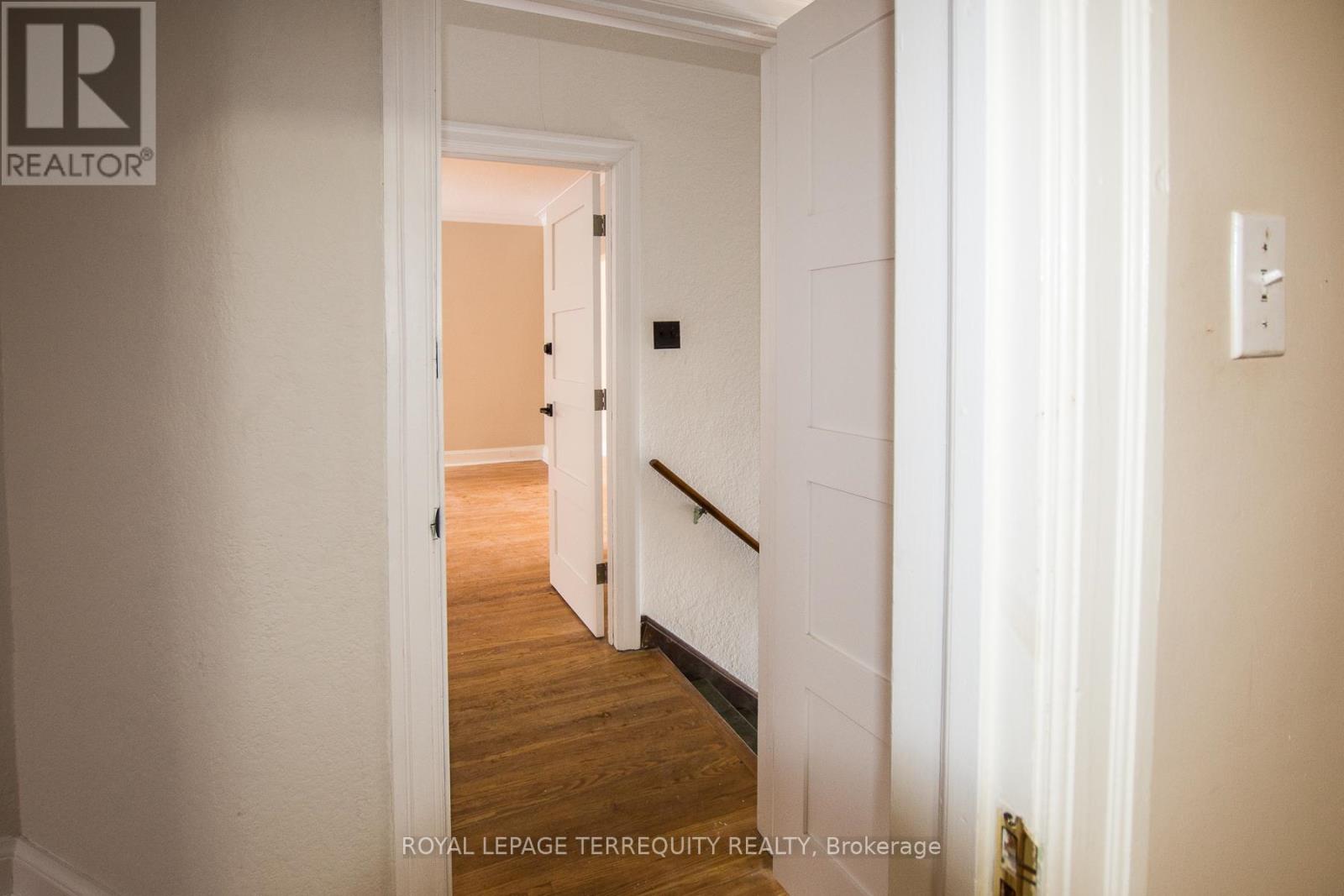 A2 - 3042 Bloor Street W, Toronto (Kingsway South), Ontario  M8X 1C4 - Photo 12 - W12816096